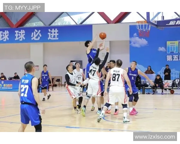 赛后分析:广州篮球队与西安篮球队速度对决的精彩瞬间与战术探讨 赛后分析:广州篮球队与西安篮球队速度对决的精彩瞬间与战术探讨