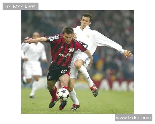 足球明星妻子们的美丽头像照片大赏展现她们的风采与魅力